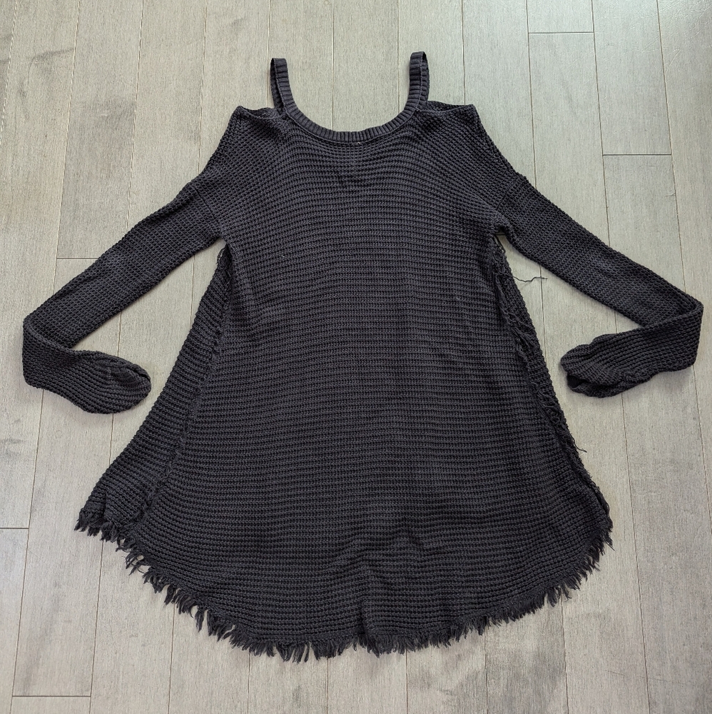 Free People Black cold shoulder slouchy sweater tunic size XS - Picture 11 of 13